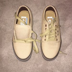 TAN VANS BRAND NEW. ULTRA CRUSH PRO.